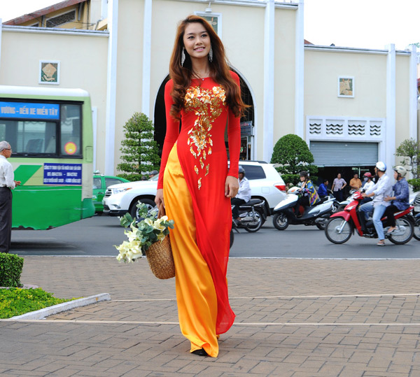 tự mua vải may áo dài cưới - hình minh họa 2