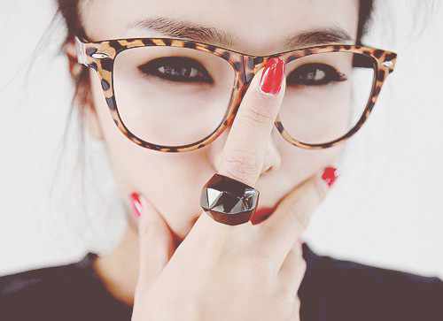 trang điểm cho người đeo kính - hình minh họa 8