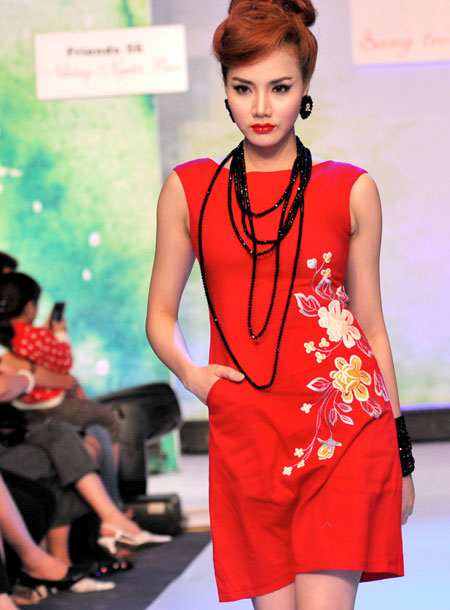 phối đồ nữ tính thanh lịch - hình minh họa 7