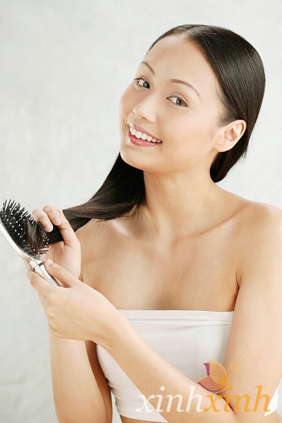 cách làm sạch lược chải tóc