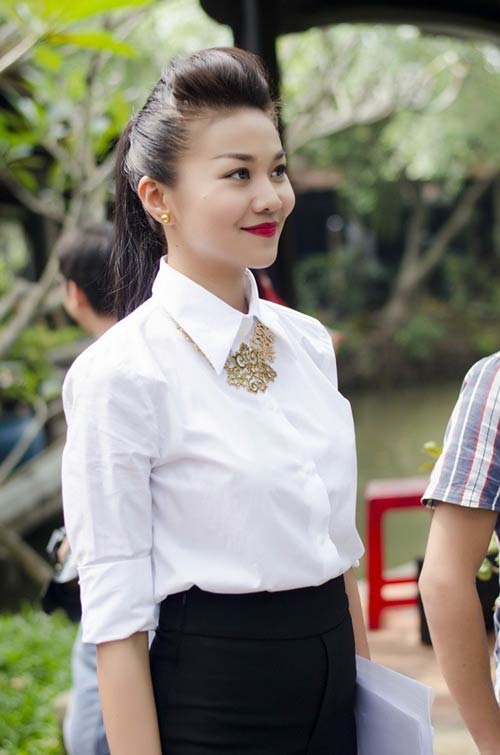phối sơ mi với vòng cổ - hình minh họa 17