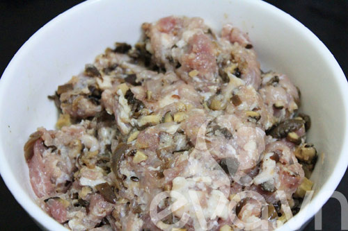 khoai môn kẹp thịt chiên giòn - hình minh họa 3