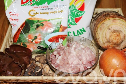 khoai môn kẹp thịt chiên giòn