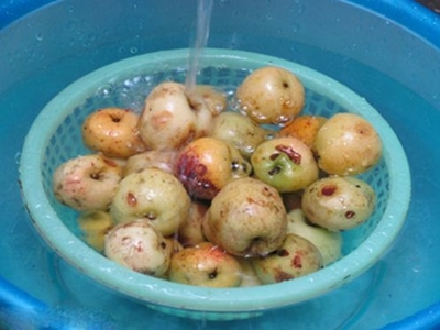 cách làm ô mai táo mèo - hình minh họa 2