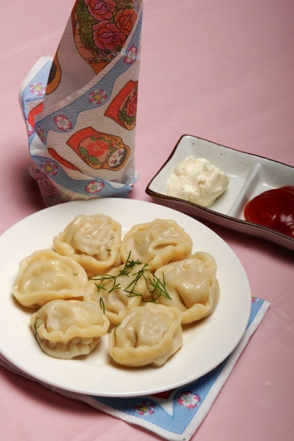 nhung-mon-an-mang-phong-vi-nga-4 Hành trình khám phá chiều sâu ẩm thực Nga - hình minh họa 4