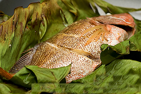 cá hấp lá chuối