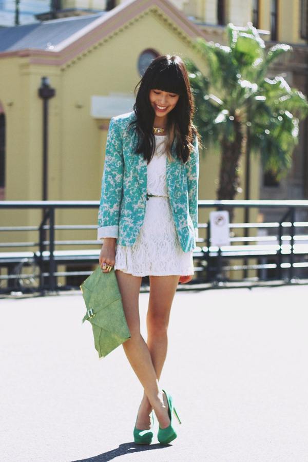 Blazer hoa rực rỡ từ đường phố tới công sở blazer in hoa - hình minh họa 13