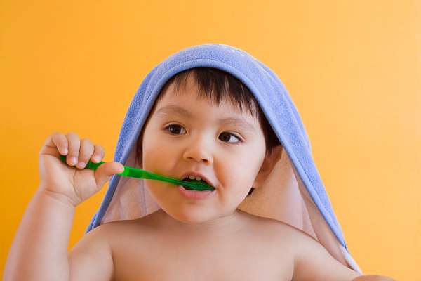 6 sai lầm trầm trọng khi chăm sóc răng bé chăm sóc răng cho bé