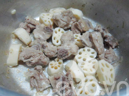 Canh Hạt Dẻ Củ Sen Sườn - hình minh họa 4