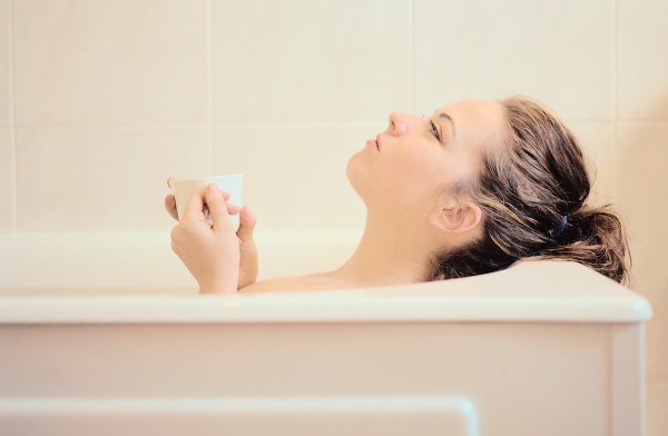 Hướng dẫn cách tắm nước nóng khi trời lạnh 1 tắm nước nóng mùa lạnh