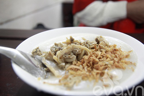 Ấm lòng quán cháo trai ngon ngày trở gió - 2