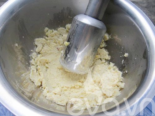 nau-che-troi-nuoc-bi-do-bo-duong-2 chè trôi nước bí đỏ - hình minh họa 2
