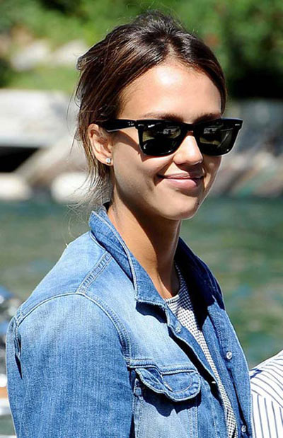 Nếu sở hữu khuôn mặt oval như Jessica Alba, bạn có thể.