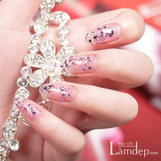 Sức Hút Tinh Tế Từ Mẫu Nail - hình minh họa 2